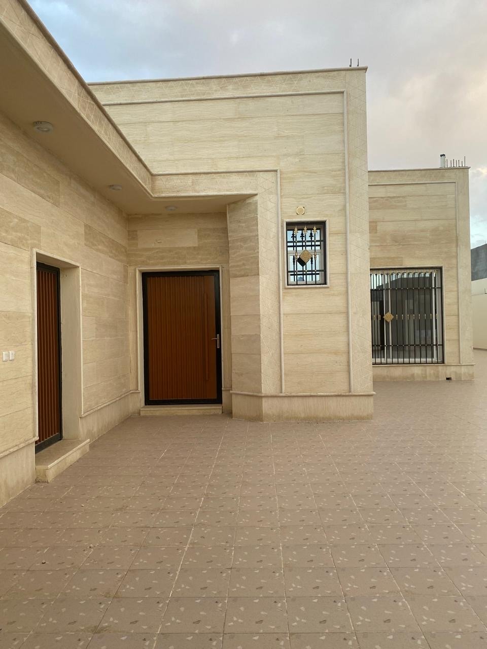عقار 10